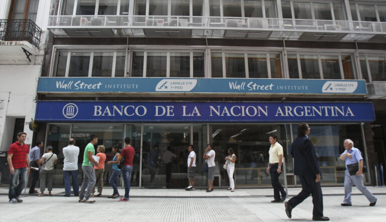 ¿Corralito encubierto y suspensión de pagos en la Argentina de Milei? 1 blog cepo01