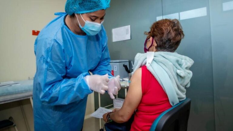 Gobierno colombiano insta a su población a vacunarse contra la fiebre amarilla y declara emergencia 1 bogota