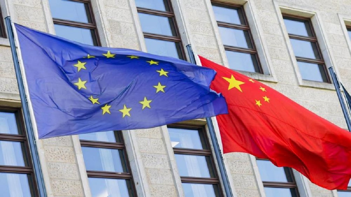 china y ue banderas