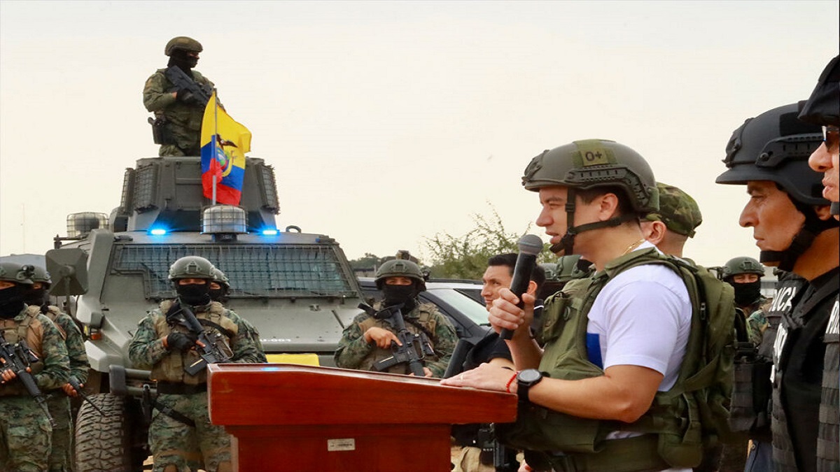 Venezuela denuncia que Noboa acude a fake news para intentar desviar atención sobre denuncias de fraude electoral en Ecuador 2 daniel noboa y militares foto el comercio