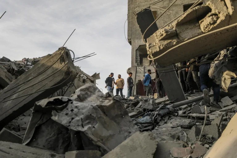 Israel asesinó a más de 200 palestinos en Gaza durante las últimas 24 horas 1 destruccion