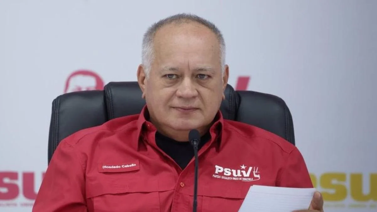 Diosdado Cabello: Venezuela no cede ante operaciones imperialistas de Marco Rubio ni Guyana 5 diosdado cabello con el mazo dando