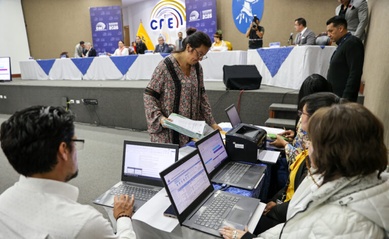 ecuador cne niega01