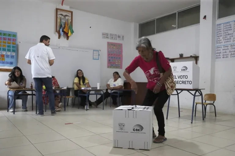 Asociación Americana de Juristas señala anomalías y fraude en las elecciones ecuatorianas 1 ecuador elecciones1 1