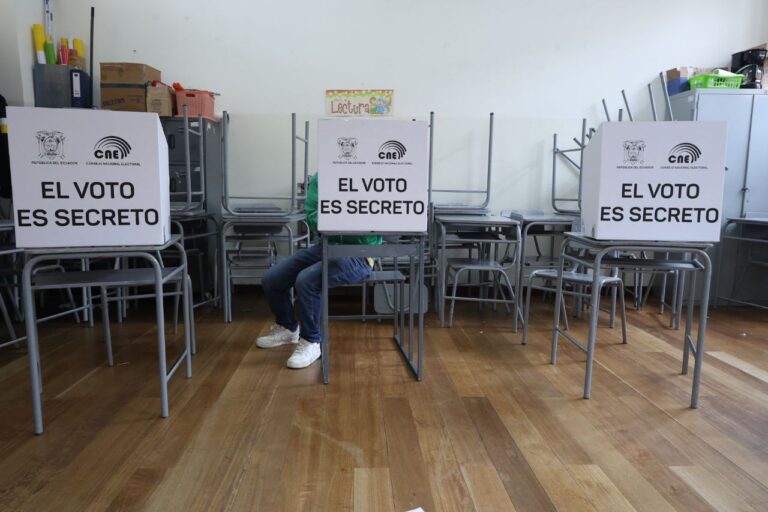 Ecuador: Más del 10% del padrón electoral ya ejerció su derecho al voto en balotaje 1 gobwx fxwaafpjs