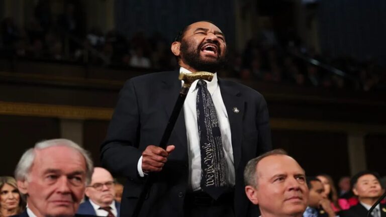 Congresista estadounidense amenaza a Trump con presentar pruebas contra su Gobierno en 30 días 1 gyi2203326208 5264565 5264566 usa trump address to joint session of congress 1 1