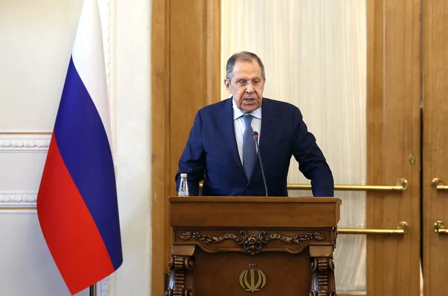 Rusia ofrece apoyo integral a la Alianza de Estados del Sahel en múltiples áreas 7 lavrov bandera