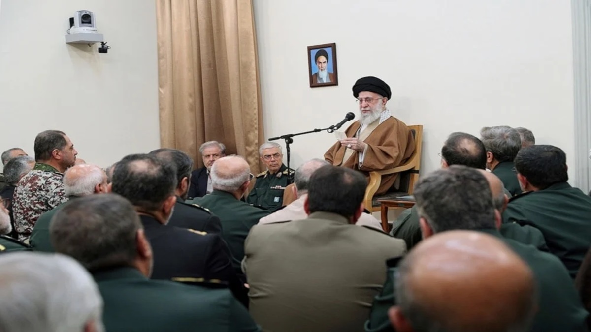 Líder supremo de Irán insta a fortalecer Fuerzas Armadas ante cualquier agresión 2 lider supremo de iran 2