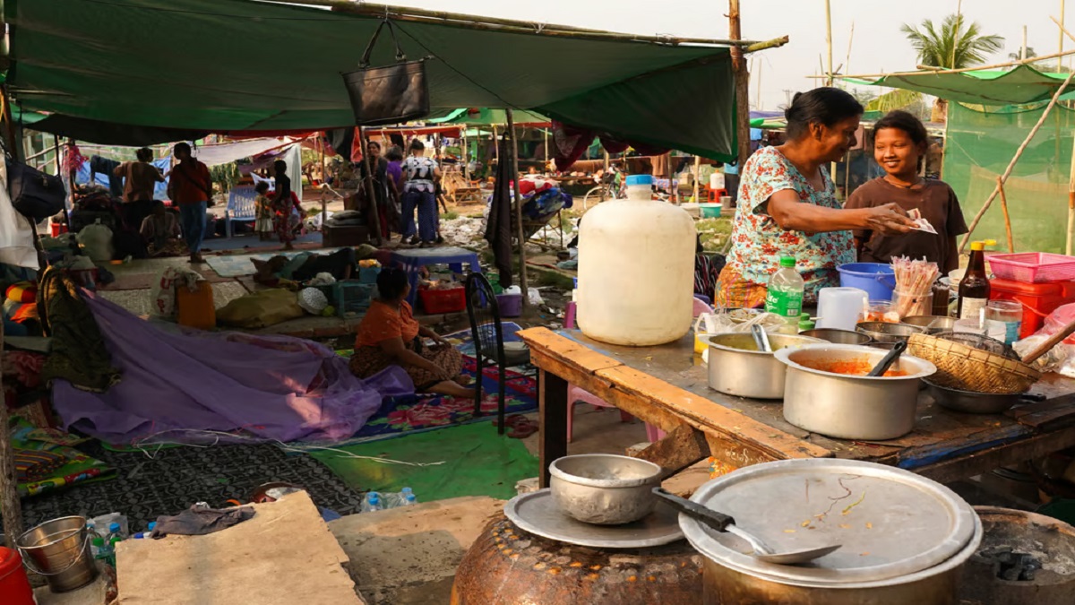 Myanmar: Alertan sobre riesgo de epidemias tras sismo y ante llegada del monzón 5 myanmar tiendas desplazados terremoto foto south china morning post
