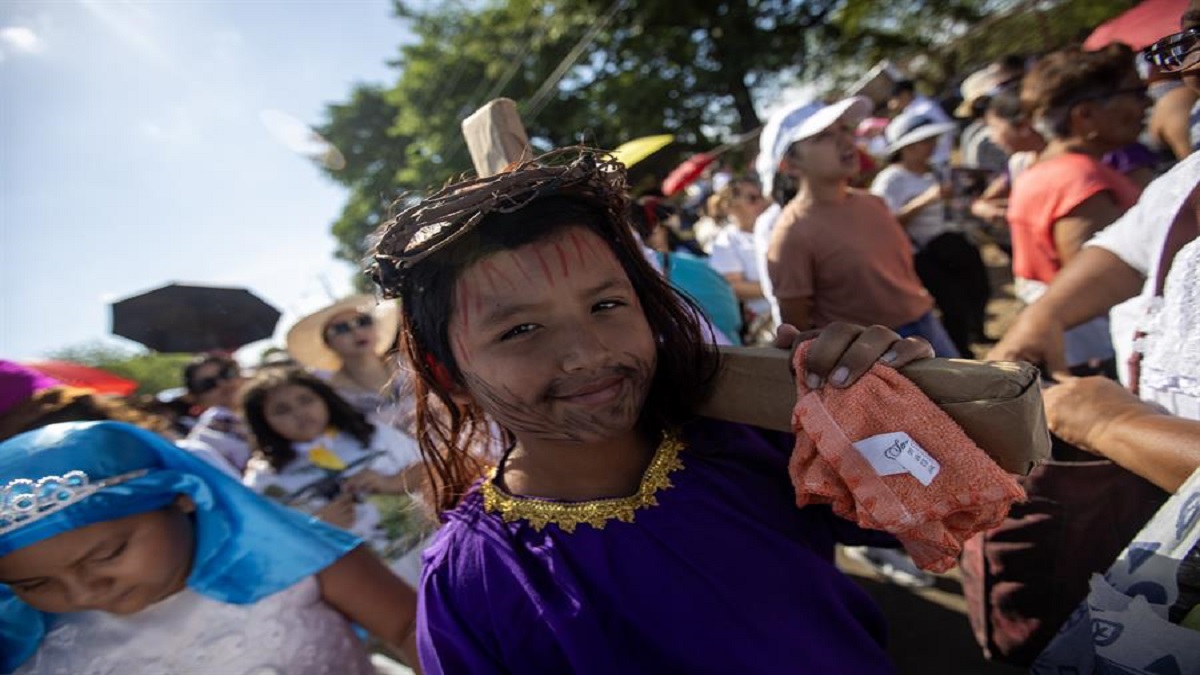Gobierno de Nicaragua envía mensaje de amor a las familias en ocasión del Viernes Santo 2 nicaragua procesion viacrucis viernes santo foto efe