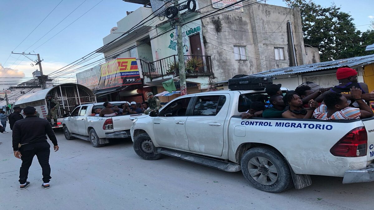 Autoridades de R. Dominicana deportan cerca de 15.000 haitianos en primeros días de abril 6 nico 24