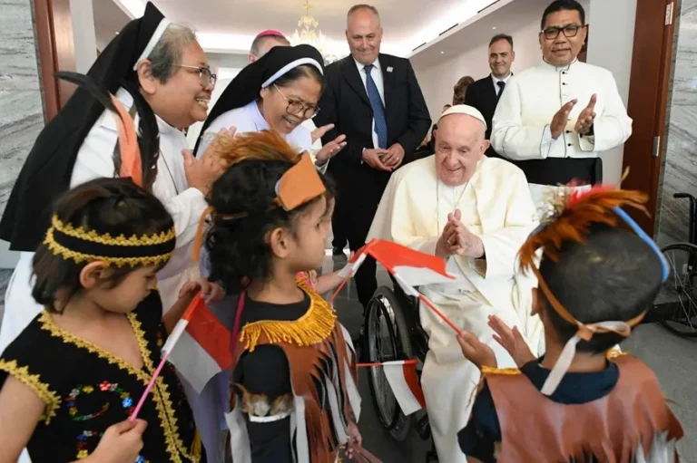 El Papa Francisco: Un pontífice con los más humildes 1 papa indonesia 1