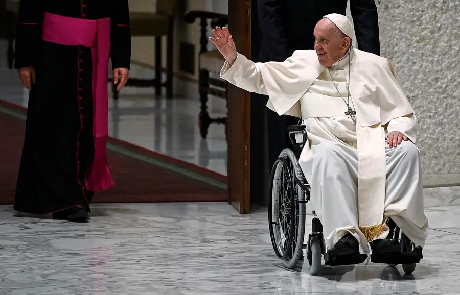 Papa Francisco llama a sacerdotes a "salir del clericalismo" en Misa Crismal 8 papa salud 1