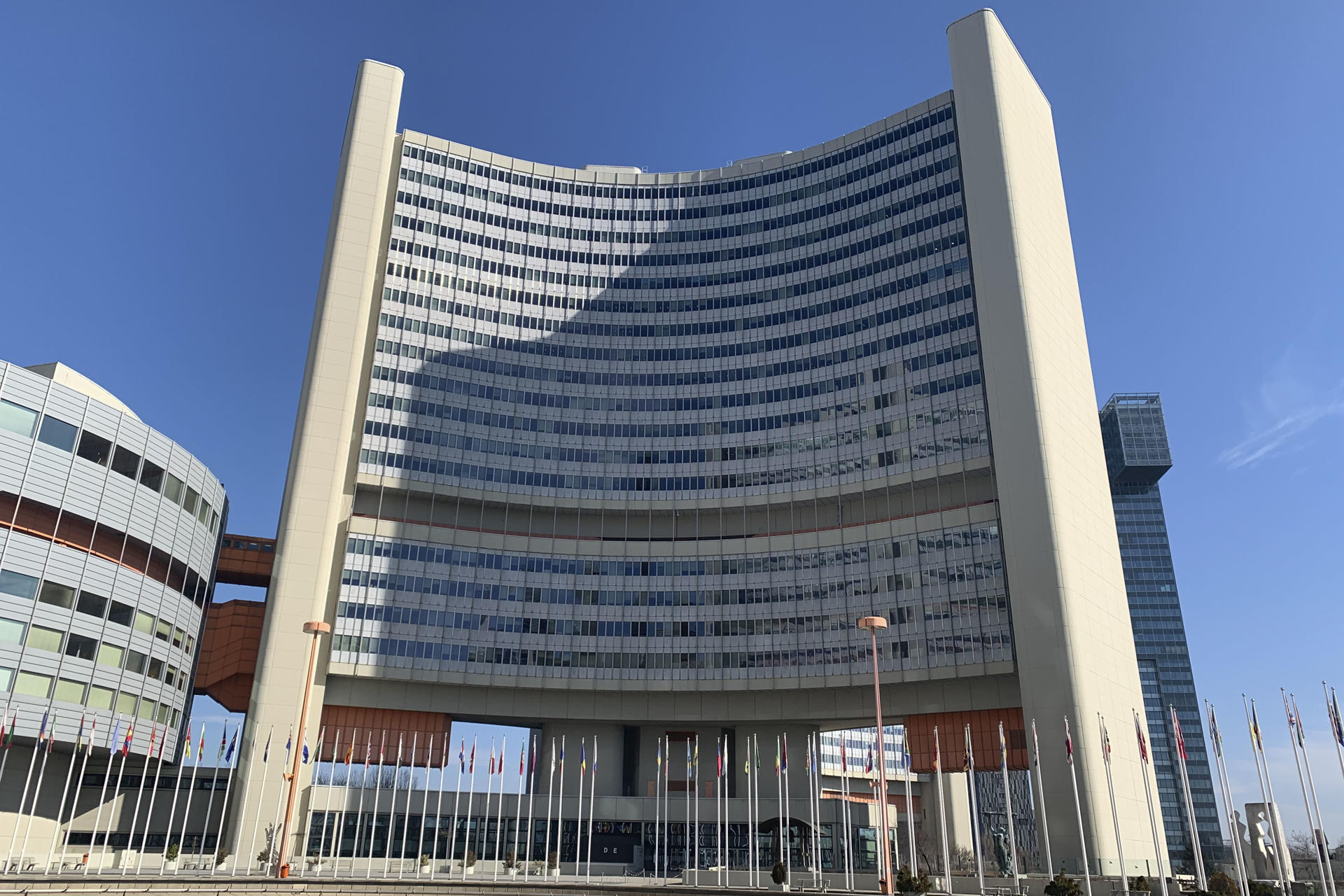 ONU urge moderación tras amenazas de Trump contra Irán 9 sede onu