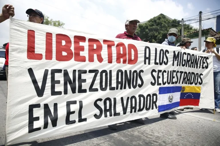 venezolanos migrantes en el salvador