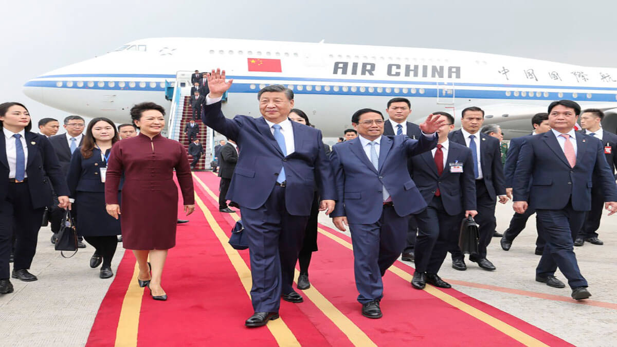 Presidente Xi Jinping llega Vietnam en inicio de gira por sudeste de Asia 7 xi jinping hanoi 1