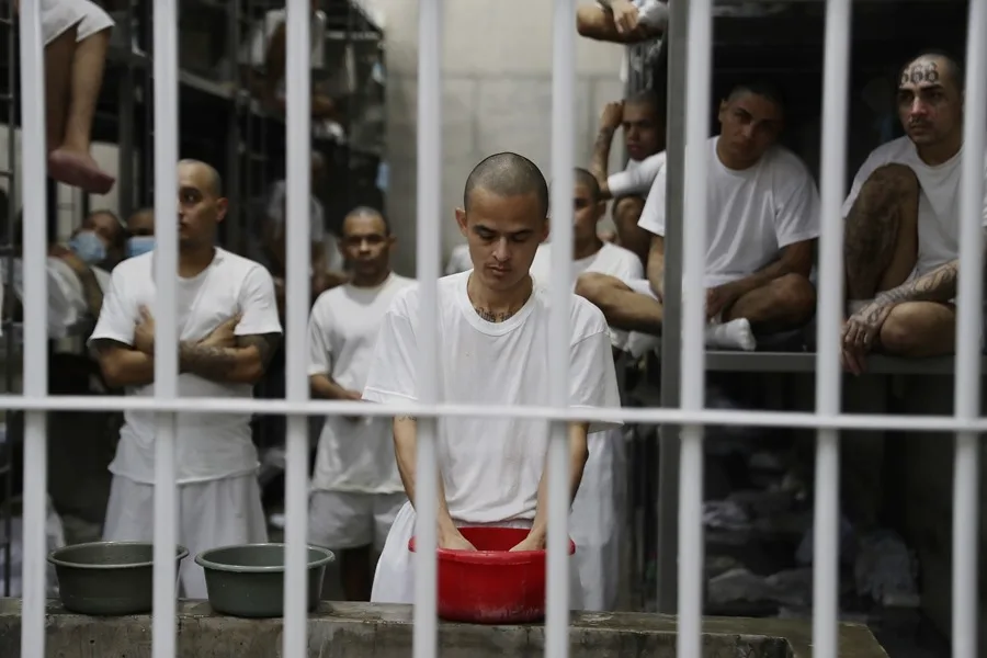 cecot pandillas el salvador