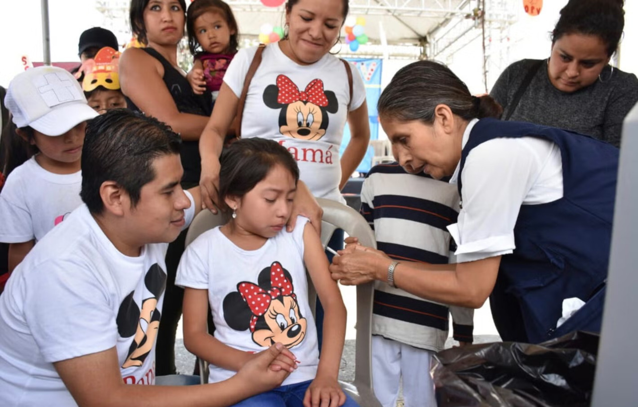 Ecuador implementa medidas sanitarias por casos de fiebre amarilla y tosferina 1 ecuador vacunacion01
